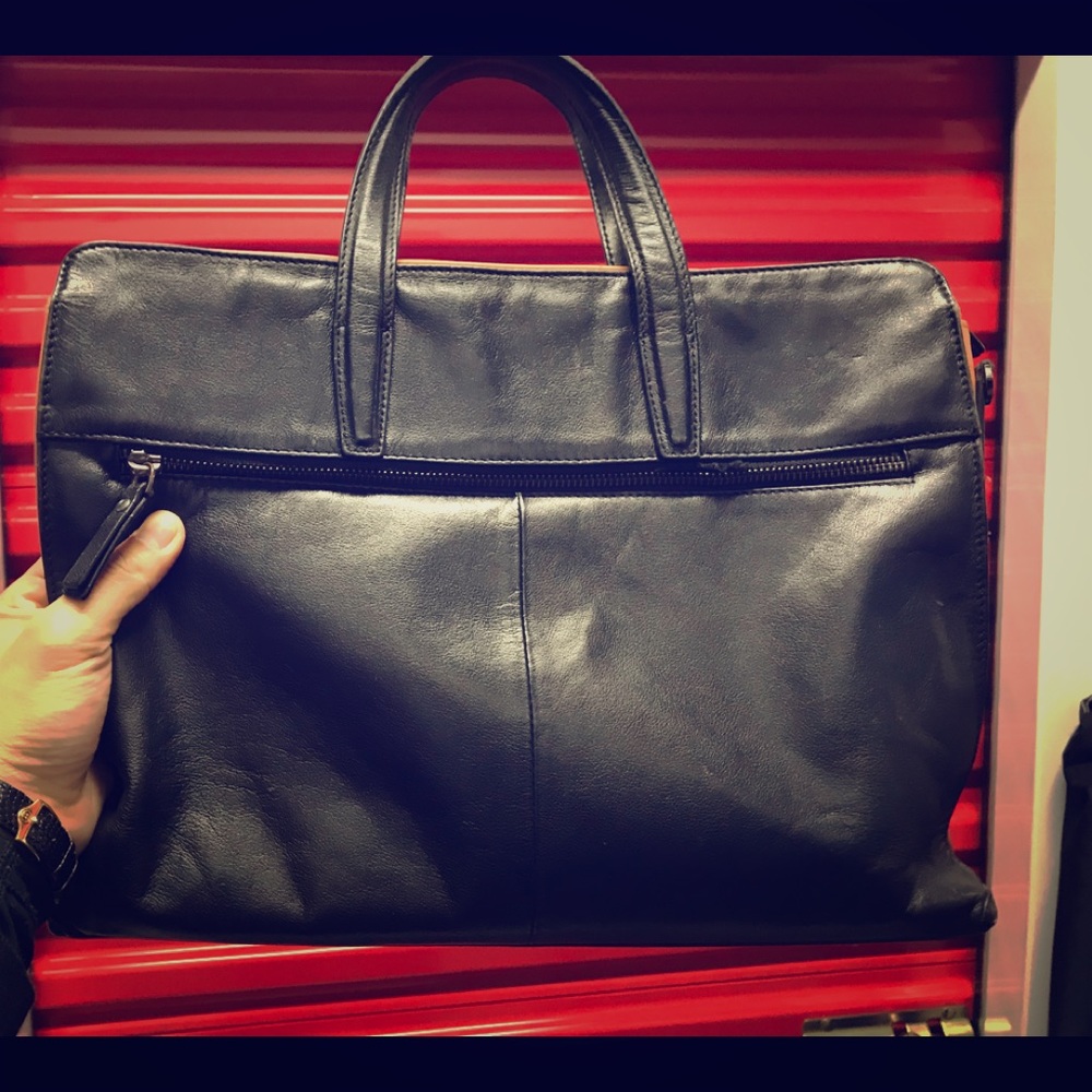 Leather breifcase like new men and women